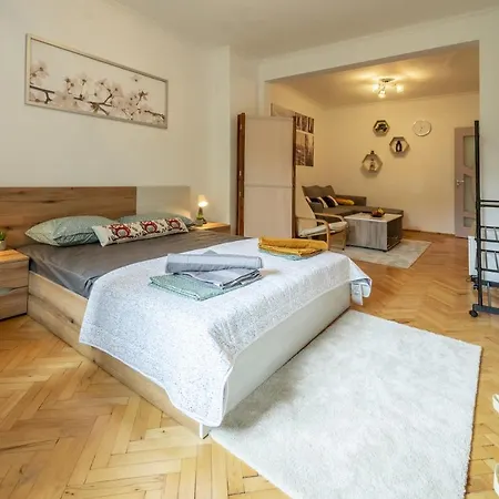 Vivid By Ndk And Vitosha Blvd With Free Secured Parking And Ac Apartmán