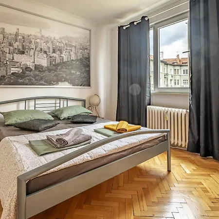 Vivid By Ndk And Vitosha Blvd With Free Secured Parking And Ac Apartment Sofia